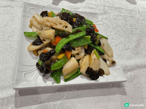 位於大圍的川粵菜館的菜品十分大份及抵食，因為場地十分熱鬧，座...