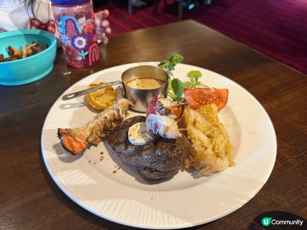 喺英國最後一日嘅晚餐！水準超高～最令人難望嘅係佢個炸薯仔🥔...