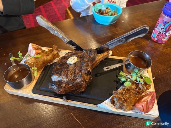 喺英國最後一日嘅晚餐！水準超高～最令人難望嘅係佢個炸薯仔🥔...