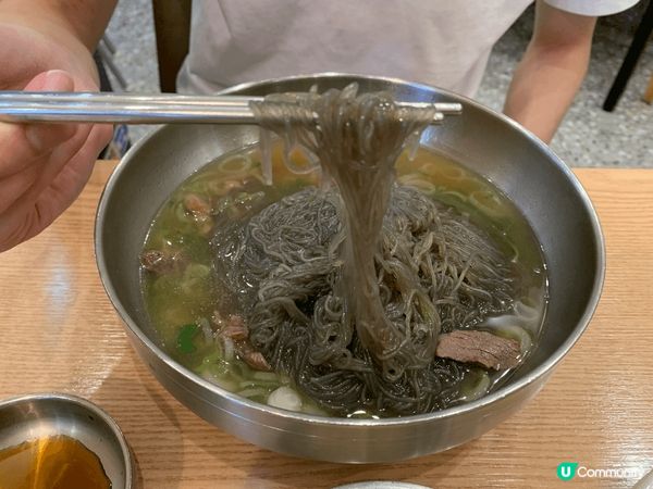 Lotte Mall (首爾）水冷麵專門店，湯底酸酸甜甜，好...