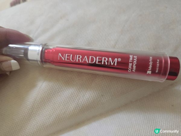 韓是品牌Neuraderm頸紋精華，質地不會笠，不會令頸帶來...