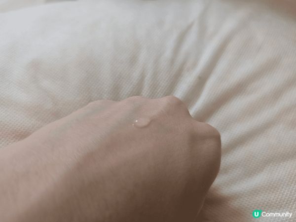 韓是品牌Neuraderm頸紋精華，質地不會笠，不會令頸帶來...