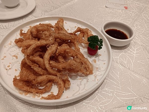 一盅兩件喺香港人嘅飲茶文化，啖杯茶，食個包，早市仲有孖寶或三...