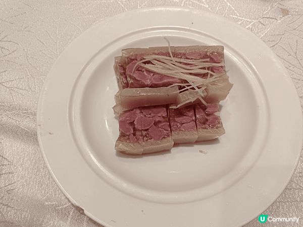 一盅兩件喺香港人嘅飲茶文化，啖杯茶，食個包，早市仲有孖寶或三...