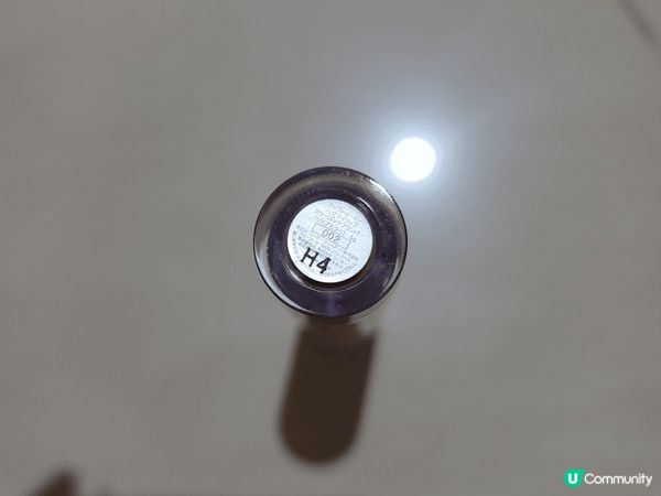 這支唇彩大推，不只是因02色上唇自然易配搭，重點是，這樣在和...