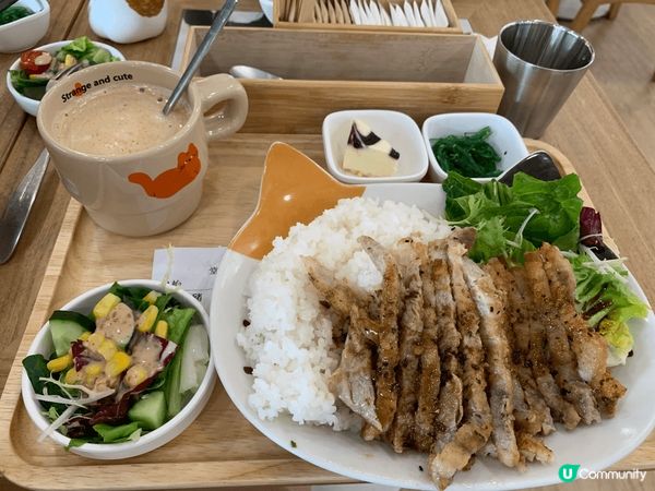 貓𠫂係以貓為主題嘅餐廳，雖然見唔到真貓，但係貓貓碗碟好可愛，...