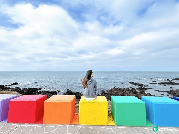 去韓國濟州島旅行必定打卡嘅地方係彩虹海岸公路🌈，海天一色的背...