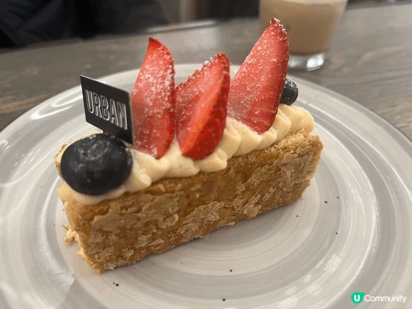 甜品界天花板！士多啤梨拿破崙食到傻，鋪滿鮮紅士多啤梨，睇見都...