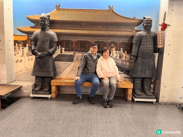 台北西門店的問鼎皇上吉祥火鍋以「宮廷盛宴」為靈感，將傳統火鍋...