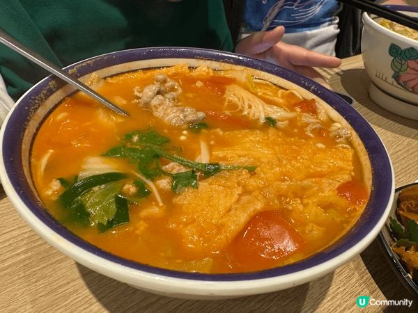 屋企附近開咗一間酸菜魚專門店，我推介二人套餐連米線酸菜魚，份...