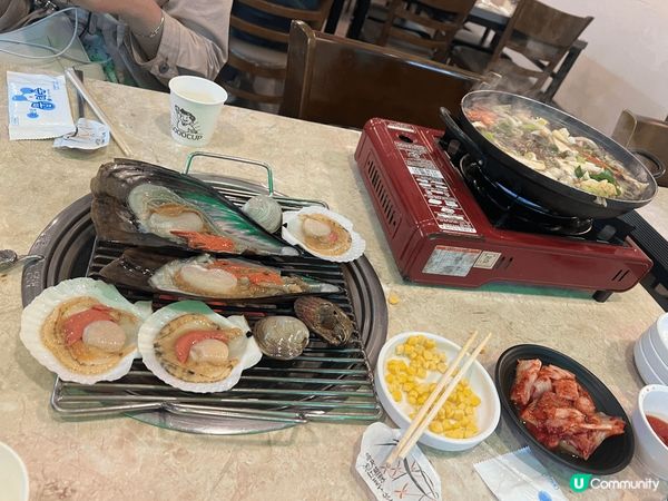 嗰陣去咗韓國嘅釜山食海鮮，好好食，仲有牛肉喎，去完膠囊列車就...