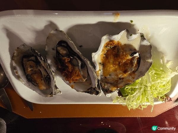 上環隱世餐廳，三款焗蠔做前菜超好食。其實仲可以揀生蠔但我唔敢...