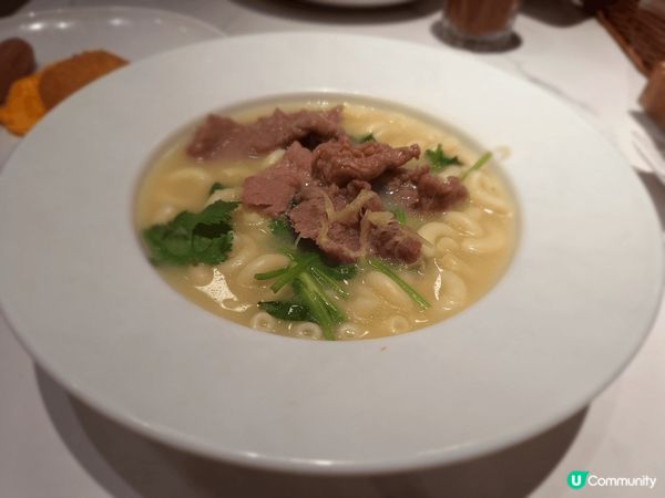 我由細到大經常去茶餐廳, 但“生滾薑汁牛肉通粉”倒是第一次食...