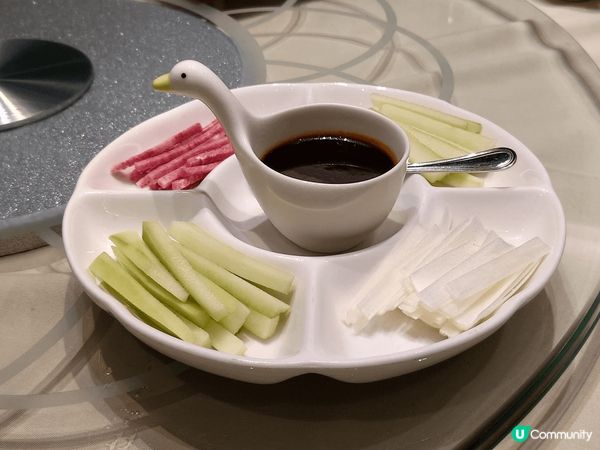 在尖沙咀的帝苑酒店東來順餐廳與同事食午宴。