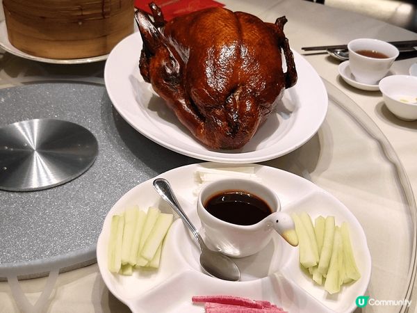 在尖沙咀的帝苑酒店東來順餐廳與同事食午宴。