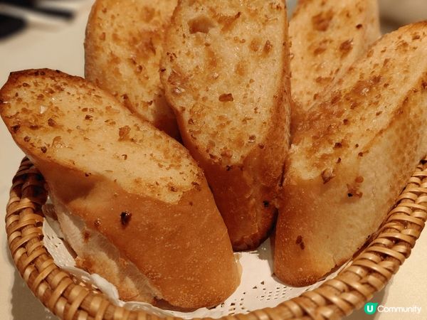 泰國菜無人不愛❤，香港有許多優質的泰式餐廳👍，例如這間「金不...