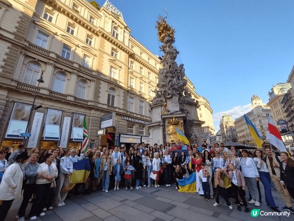 這是奧地利-年一度的嘉年華，很熱鬧，值得推廌！