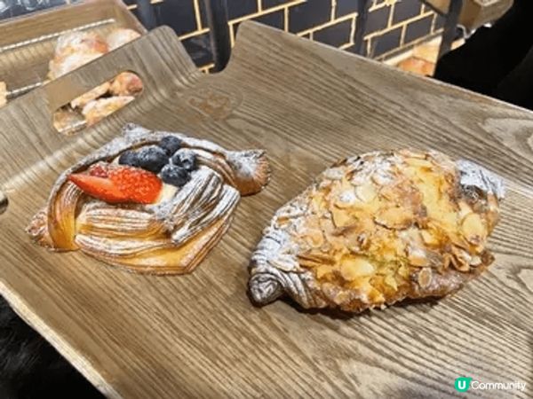 今天去了K11 Musea gc Bakery 選了兩款麵包...