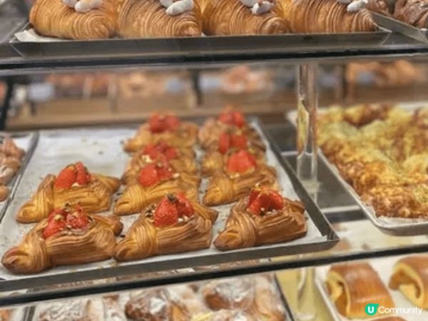 今天去了K11 Musea gc Bakery 選了兩款麵包...