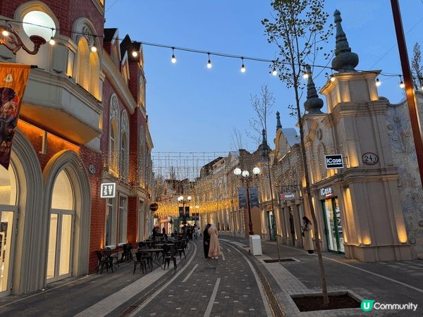 這裡是烏茲別克首都Tashkent的Magic Park,是...