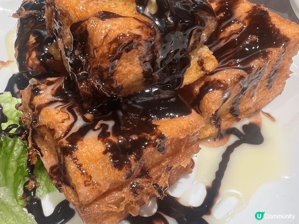 今次想推介的美食係三悅冰室的黑白西多士，西多士可以話係香港人...