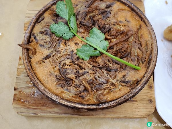 即炒即食嘅港式美食，如：和蟲蒸水蛋、椒鹽九肚魚、班塊炒西蘭花...