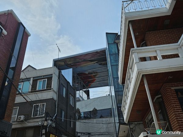 漢南洞真的很chill很好逛，小品牌店及潮店聚集地，附近也很...