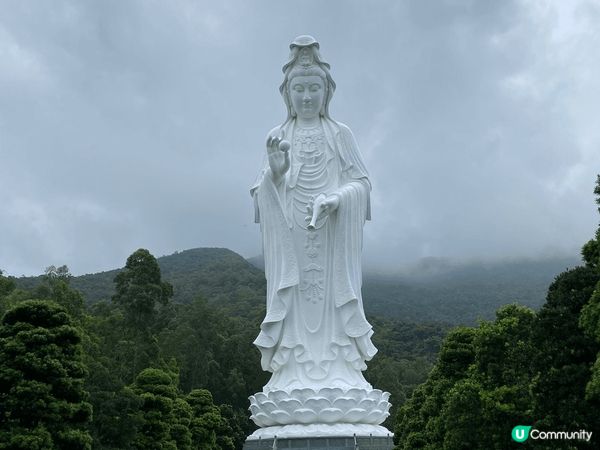 慈山寺是一所漢傳佛教去院，位置香港大埔洞梓。在2003年，由...