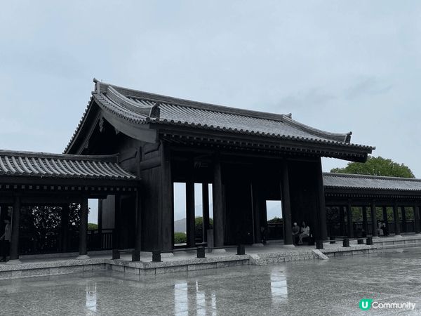 慈山寺是一所漢傳佛教去院，位置香港大埔洞梓。在2003年，由...