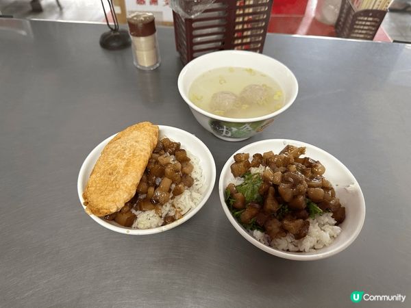 高雄流行音樂中心是高雄一大景點之一，燈光秀真的好看又震撼，而...