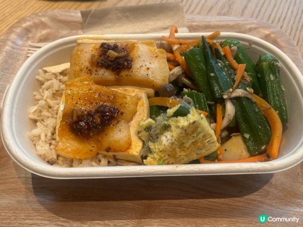 1.  宏利廣場新發現！😋 自選兩餸飯超正！健康又美味！🥦🍚