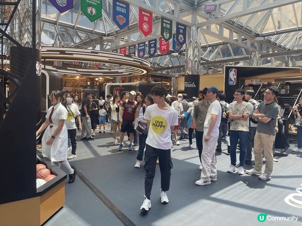 最近太古城中心搞NBA展覽，現場有一啲關於籃球嘅小遊戲，亦都...