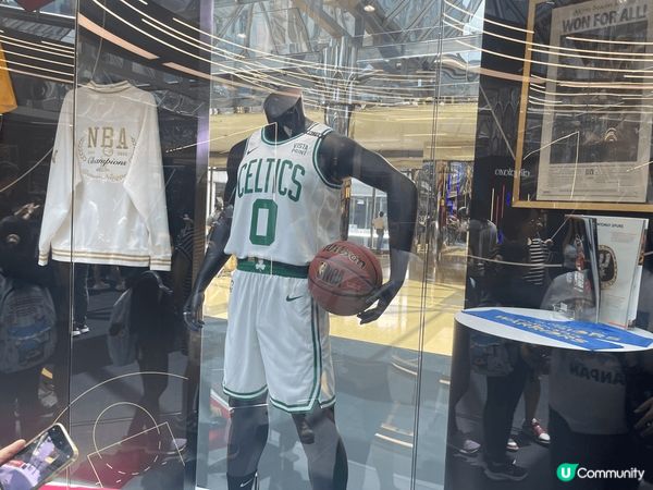 最近太古城中心搞NBA展覽，現場有一啲關於籃球嘅小遊戲，亦都...