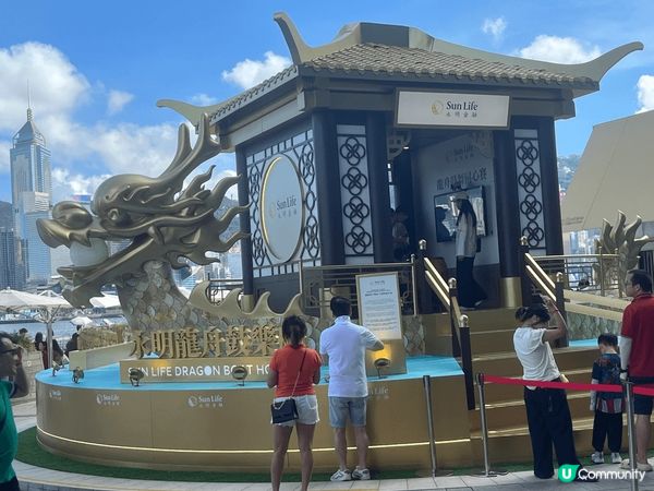 尖沙咀星光大道係香港超人氣嘅打卡熱點，位於維多利亞港邊，行落...