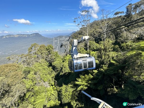 藍山係悉尼人氣景點之一，以壯麗山景同「三姊妹岩」聞名，相傳三...