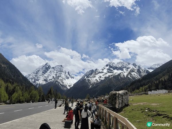 四川四姑娘山，風景超美，可比美瑞士阿爾卑斯山，但海拔有點高，...