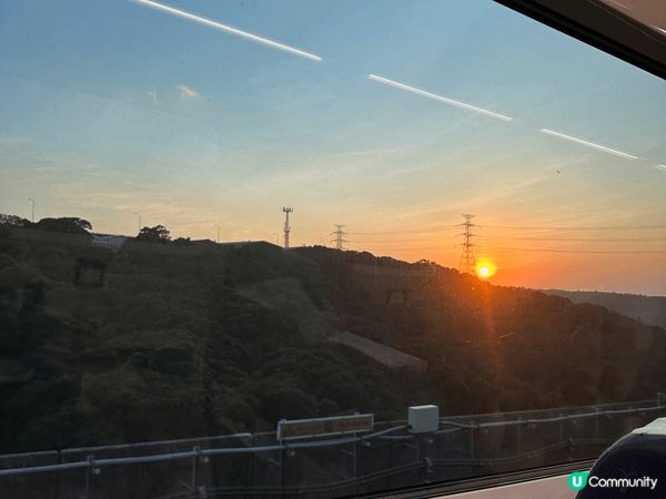 圖一：沿途望出車外 是盛放的戀愛