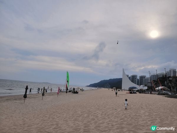 汕尾既陽光與海灘，重有美景，海灘同海水好乾淨，海灘重有駱駝騎...