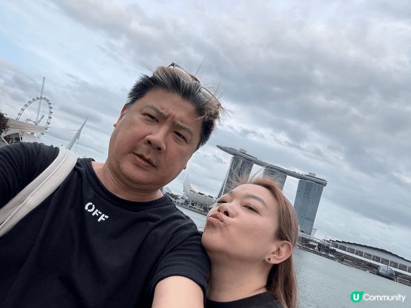 相片拍於今年2月新加坡之旅，景點是全部用花製造出來的迪士尼公...