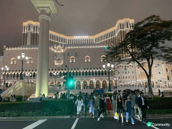 澳門酒店華麗堂皇， 盡顯歐洲風情， 彷彿置身於歐洲浪漫情懷，...