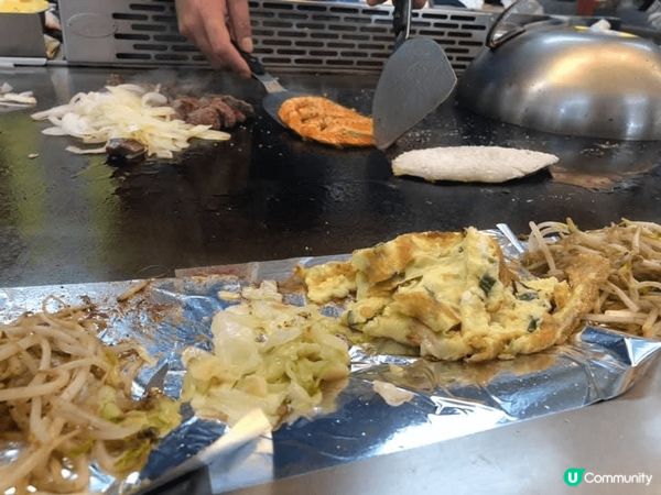 台北夜市多姿多彩，好多街頭小食，我試咗好多款台灣地道美食，絕...