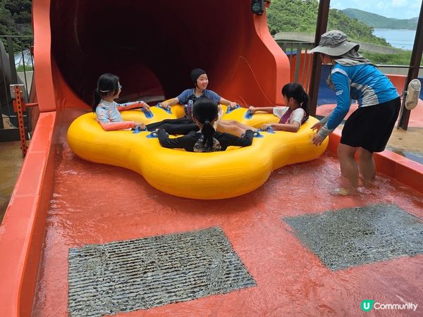 小朋友鍾意去海洋公園水上樂園，因為小朋友已經懂得游泳，所以想...
