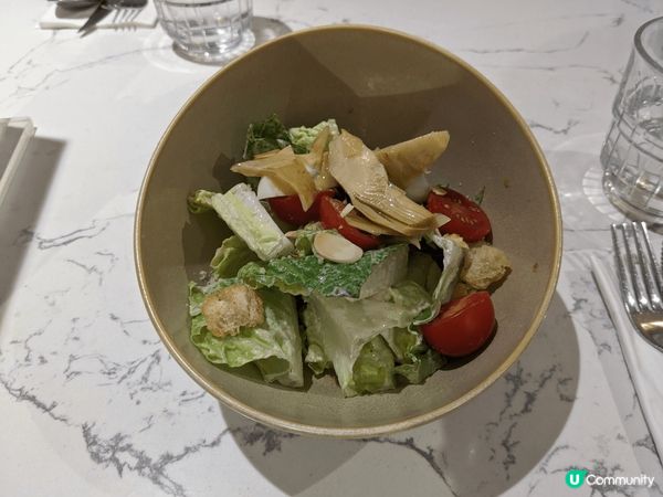 連鎖小酒館式法國餐廳ÔDELICE，價格不算貴，叫做平民法餐...