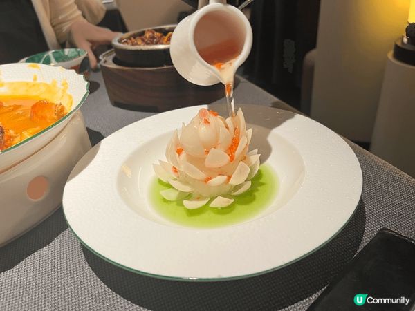 滿龍山房-深圳福田平安金融中心內，室內有造景藝術，還有乾冰池...