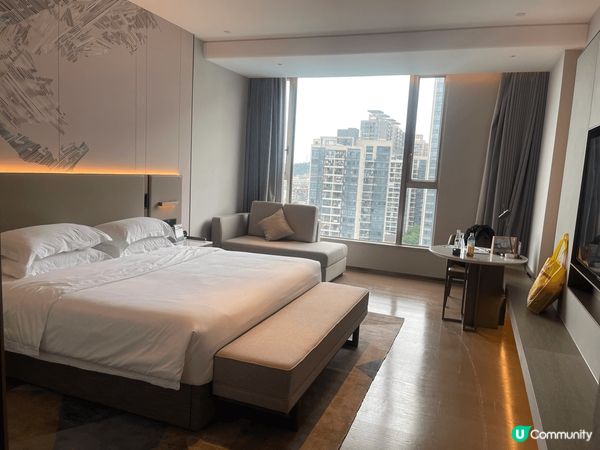 深圳東莞嘉輝會麗呈酒店，真係住得舒適，房間很大，床褥不軟也不...