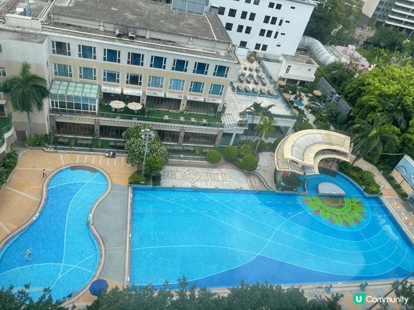 深圳東莞嘉輝會麗呈酒店，真係住得舒適，房間很大，床褥不軟也不...