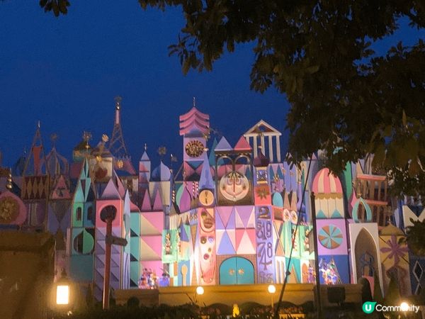 上星期一家人去東京旅行，玩得好開心，爸爸媽媽都好高興，佢地第...