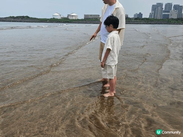 台灣基隆海灘小寶幼稚園畢業，外拍畢業全家福相片