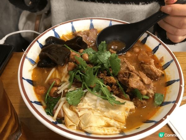 今次試咗間隱世米線舖，真心抵讚！湯底用豬骨同雞熬足幾個鐘，一...