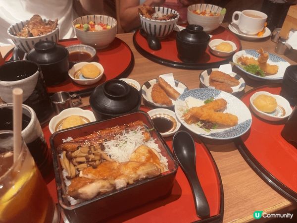 這間是位於灣仔的日式餐廳，有多款定食推介，包括有豚肉、鰻魚配...